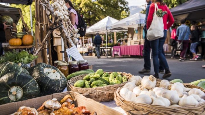 26720 dbc 1200 px KR Nakusp Farmers Market Kari Medig